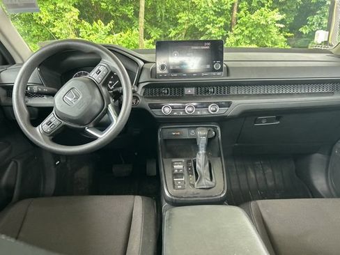 Used 2023 Honda CR-V LX image 5