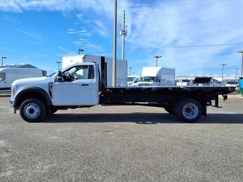 Certified 2024 Ford F550 2WD Regular Cab Super Duty image 4
