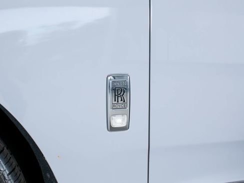 Used 2022 Rolls-Royce Cullinan image 17