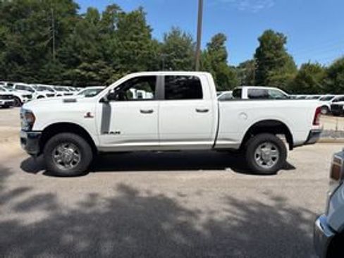 Used 2022 RAM 2500 Big Horn w/ Cold Weather Group AWD/4WD image 3