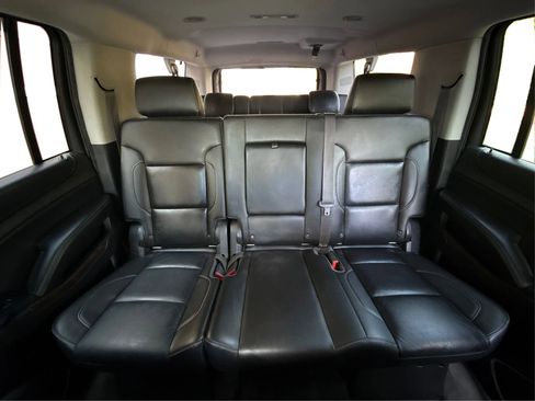 Used 2015 Chevrolet Suburban LT image 16