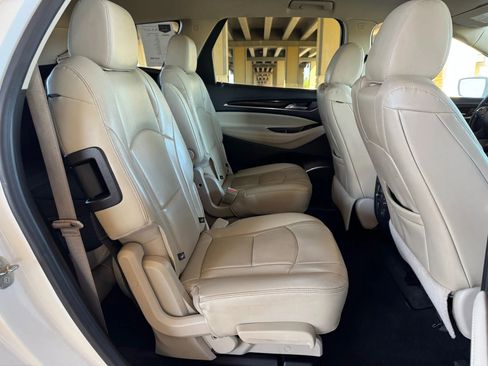 Used 2020 Buick Enclave Essence image 25