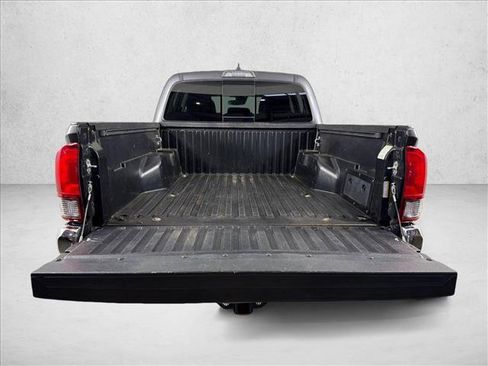 Used 2021 Toyota Tacoma SR5 AWD/4WD image 18