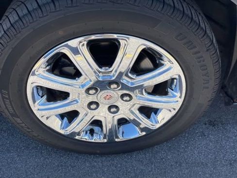 Used 2009 Cadillac DTS w/ Trunk Convenience Package FWD image 6