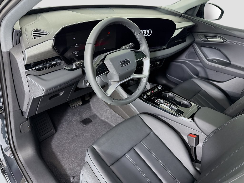 Used 2025 Audi Q6 e-tron Premium AWD/4WD image 11