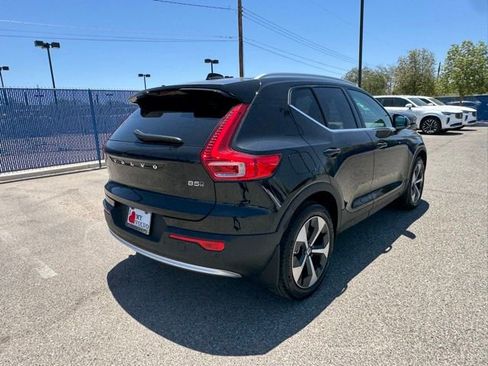 New 2025 Volvo XC40 B5 Core w/ Climate Package image 5