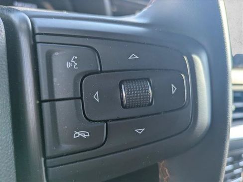 Used 2024 GMC Yukon AT4 w/ Technology Package AWD/4WD image 14