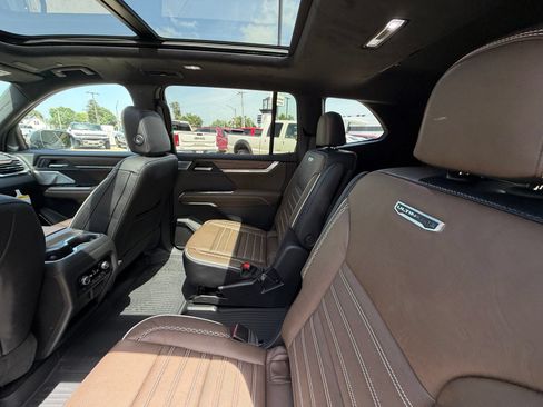 New 2026 GMC Acadia Denali Ultimate w/ LPO, Floor Liner Package AWD/4WD image 26