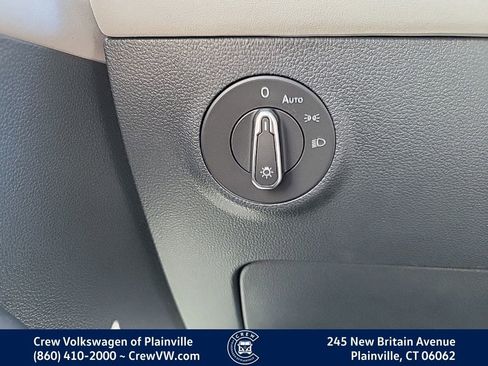 New 2026 Volkswagen Taos SE image 10