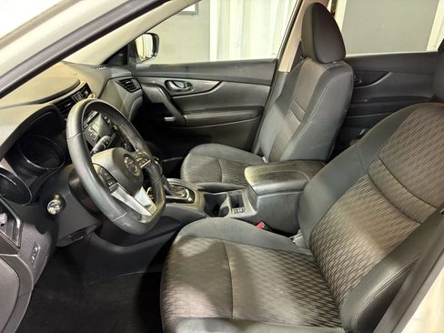 Used 2017 Nissan Rogue SV w/ Midnight Edition Package AWD/4WD image 9