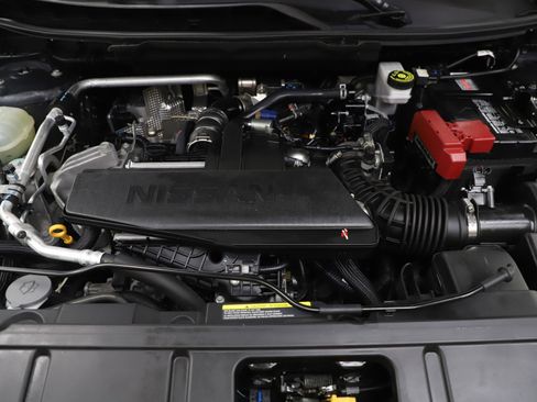 Used 2024 Nissan Rogue S image 29