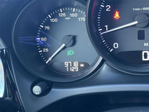 Used 2025 Porsche Macan image 22