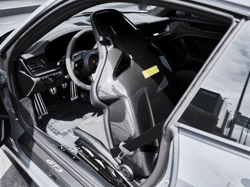 Used 2025 Porsche 911 GT3 RWD image 51