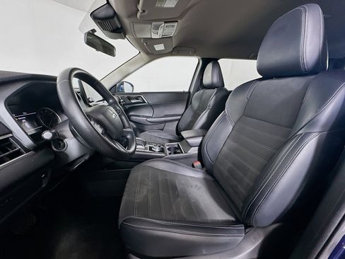 Used 2024 Mitsubishi Outlander SE image 13