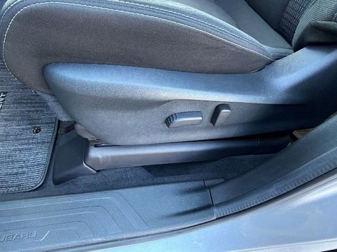 Used 2024 Subaru Ascent Premium w/ Convenience Package image 21