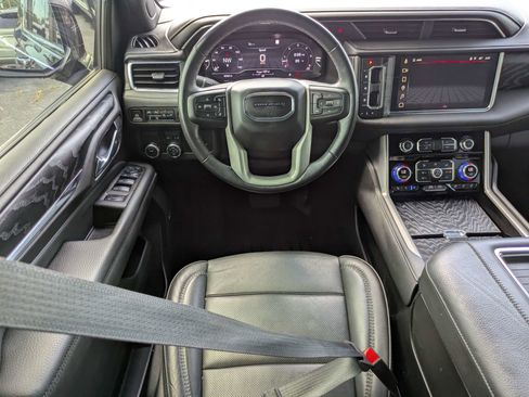 Used 2022 GMC Yukon XL Denali RWD image 4