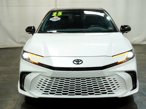 Used 2025 Toyota Camry XSE w/ Premium Plus Package AWD/4WD image 8