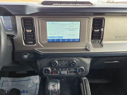 Used 2022 Ford Bronco Outer Banks w/ Sasquatch Package AWD/4WD image 18