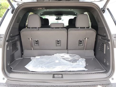 New 2026 Chevrolet Traverse LT w/ Enhanced Driving Package FWD image 30