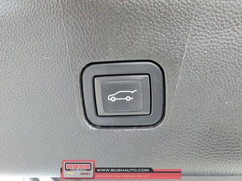 Used 2021 Buick Enclave Essence image 9