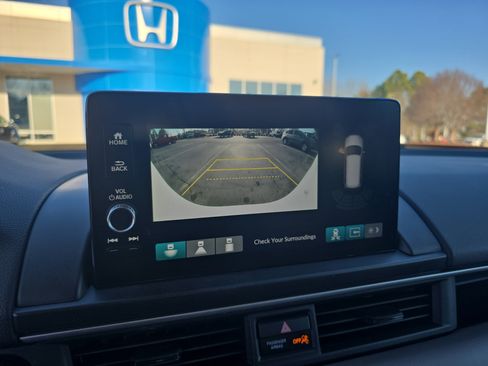 Used 2025 Honda Pilot EX-L image 23