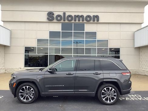 Used 2024 Jeep Grand Cherokee Overland image 1