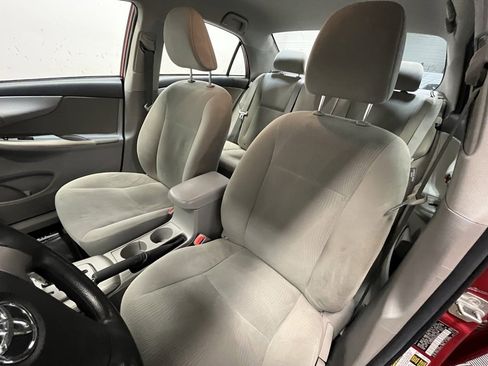 Used 2013 Toyota Corolla LE image 11