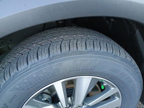 New 2025 Nissan Pathfinder SL w/ Black Appearance Package image 29