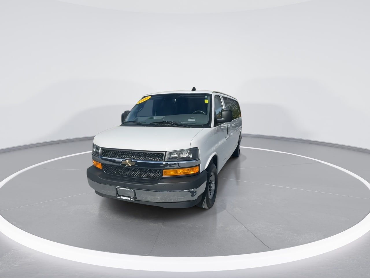 Used 2025 Chevrolet Express 3500 LT w/ LT Preferred Equipment Group RWD image 5