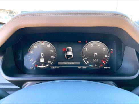 Used 2025 Land Rover Defender 110 X-Dynamic SE image 21