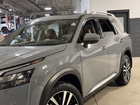 New 2025 Nissan Pathfinder Platinum image 48