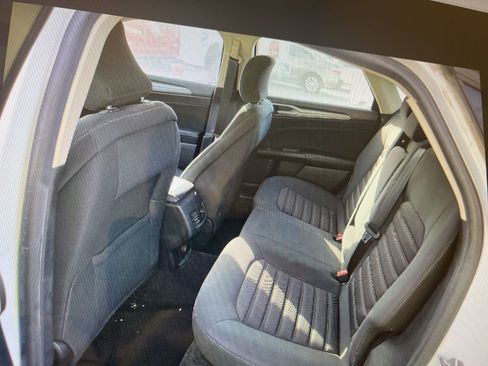 Used 2019 Ford Fusion SE image 7