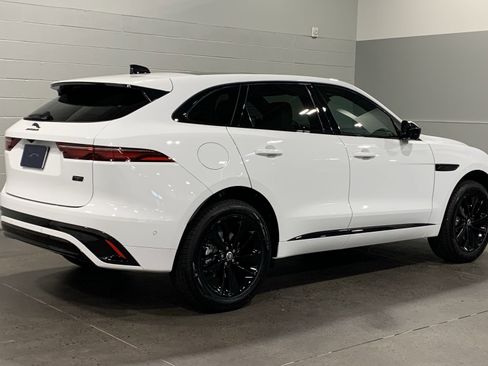 New 2026 Jaguar F-PACE R-Dynamic S image 2