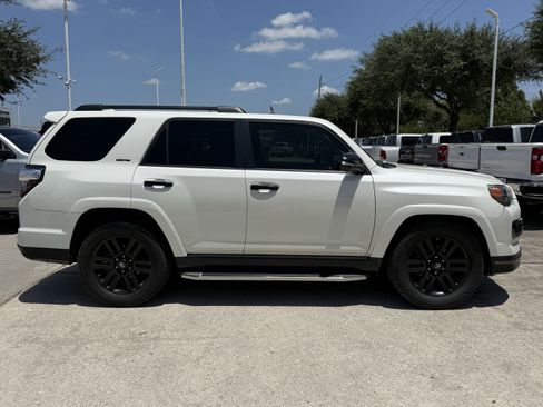Used 2019 Toyota 4Runner Limited RWD image 3
