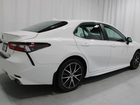 Used 2023 Toyota Camry SE AWD/4WD image 6