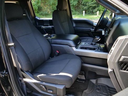 Used 2017 Ford F150 XLT w/ Equipment Group 302A Luxury AWD/4WD image 40
