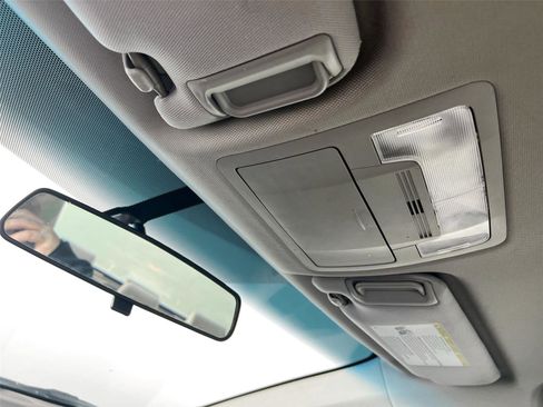 Used 2017 Toyota Camry LE image 11