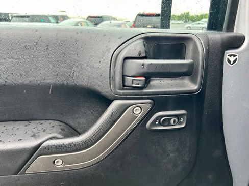 Used 2014 Jeep Wrangler Unlimited Sport w/ Quick Order Package 24S AWD/4WD image 14