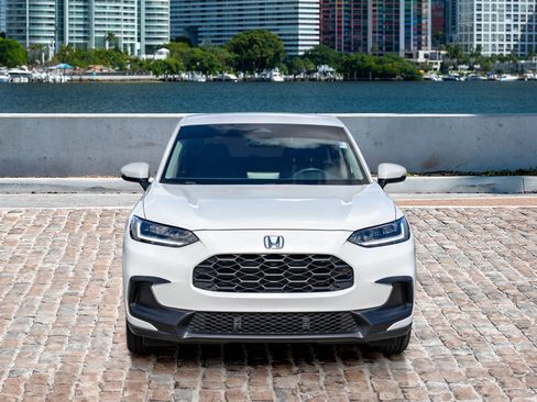 Certified 2024 Honda HR-V LX image 2