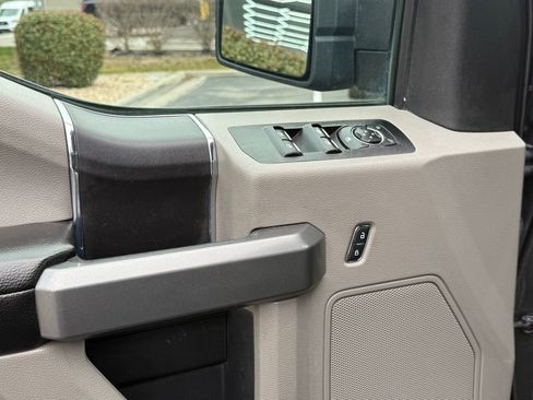 Used 2018 Ford F150 XLT image 12