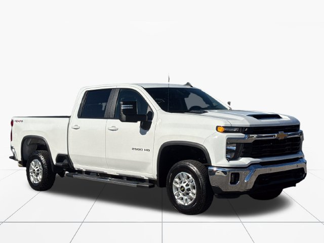 Used 2025 Chevrolet Silverado 2500 LT w/ Safety Package AWD/4WD image 8