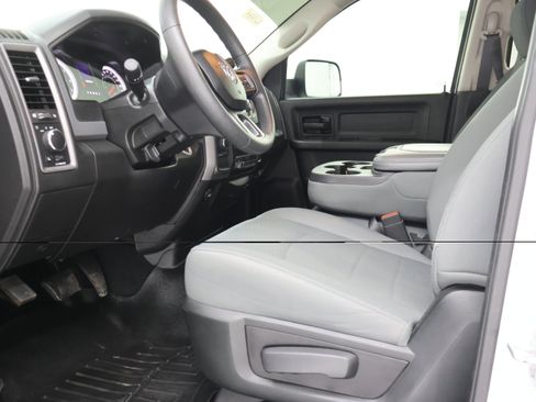 Used 2018 RAM 2500 Tradesman w/ Chrome Appearance Group AWD/4WD image 8