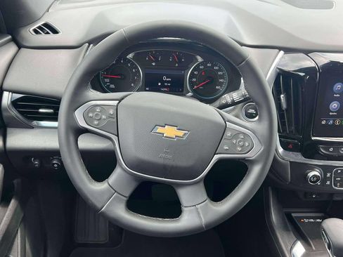 Used 2023 Chevrolet Traverse LT FWD image 15