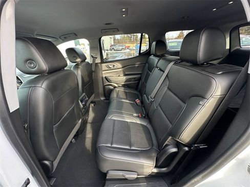 Used 2022 GMC Acadia SLT w/ LPO, Floor Liner Package image 22