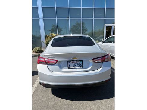Used 2021 Chevrolet Malibu LT FWD image 3