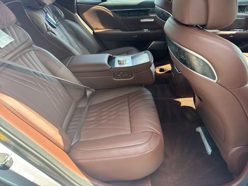 Used 2025 Genesis G90 3.5T AWD/4WD image 15