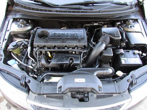 Used 2013 Kia Forte EX image 28