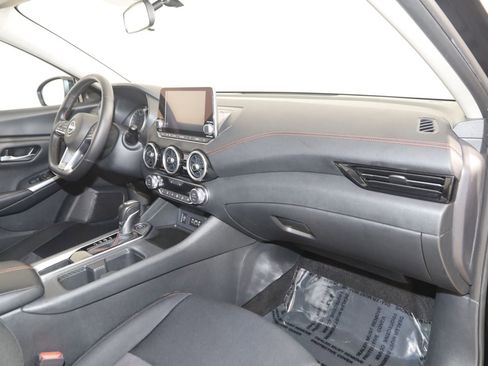 Used 2025 Nissan Sentra SR FWD image 37