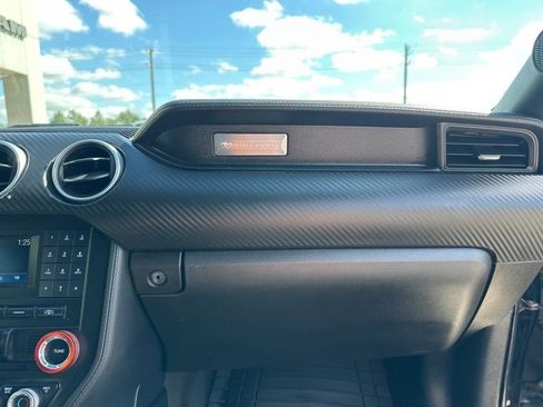 Used 2018 Ford Mustang Coupe image 31