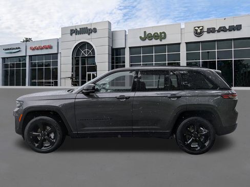 Certified 2025 Jeep Grand Cherokee Limited w/ Luxury Tech Group II RWD image 6
